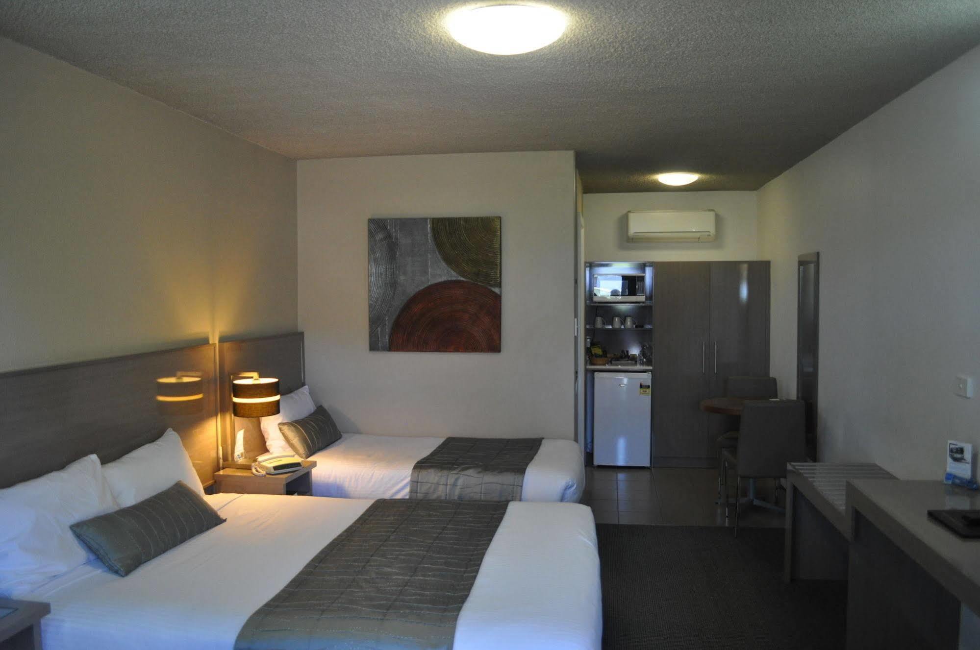 In Town Motor Inn Taree Bagian luar foto
